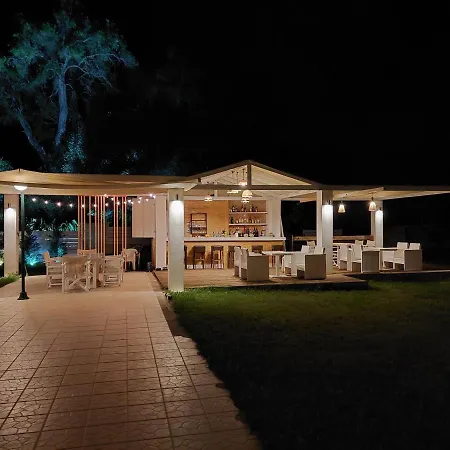 Amelia's Garden Lägenhetshotell Kávos