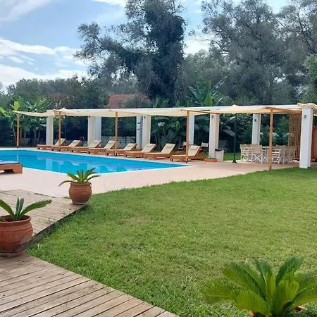 Lägenhetshotell Amelia's Garden 4*