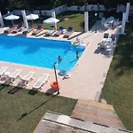 Amelia's Garden Apartahotel