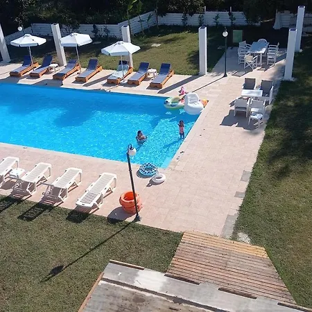 Amelia's Garden Апарт-отель