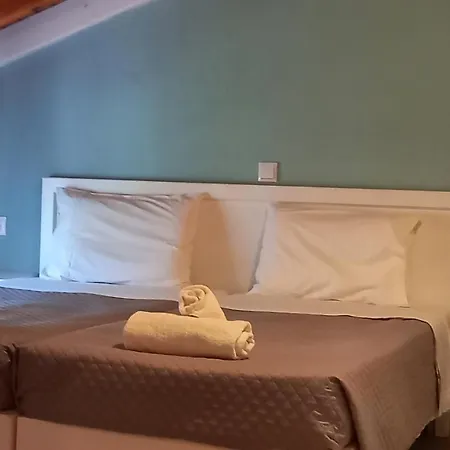Amelia's Garden Aparthotel 3*