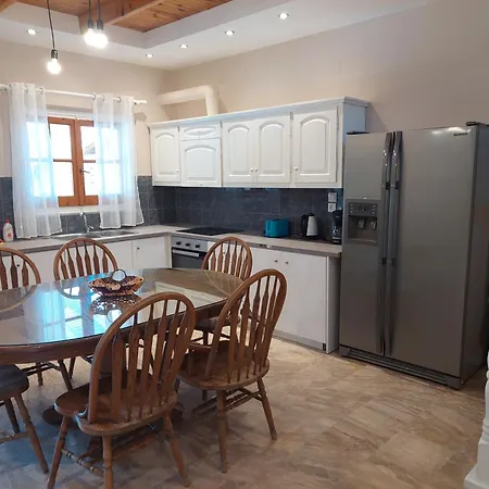 Апарт-отель Amelia's Garden 4*