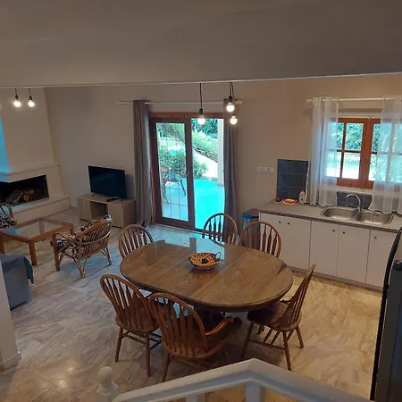 Amelia's Garden Кавос