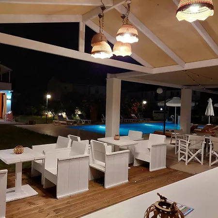 Amelia's Garden Aparthotel