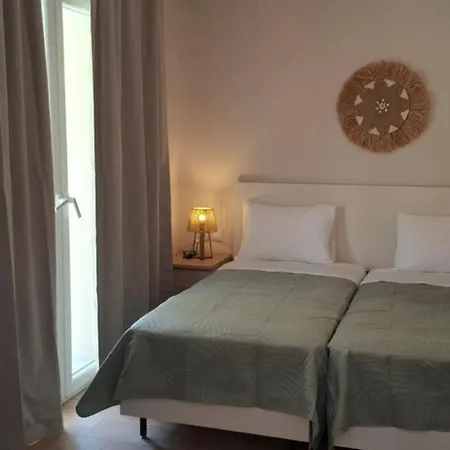 Amelia's Garden 4*
