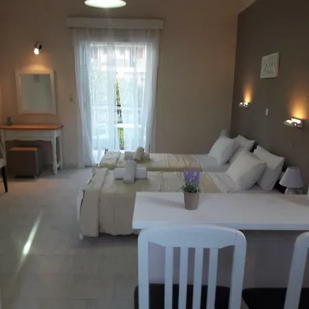 Amelia's Garden Kavos