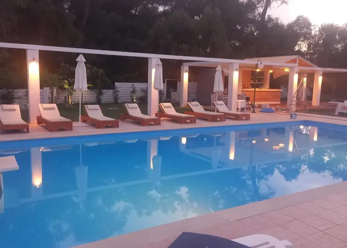 Amelia's Garden 4*