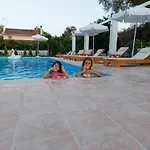 Amelia's Garden Апарт-отель 4*