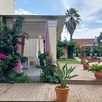 Апарт-отель Amelia's Garden 4*